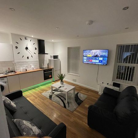 Central Serviced Apartments - Two Bedroom Apartment Cardiff Dış mekan fotoğraf