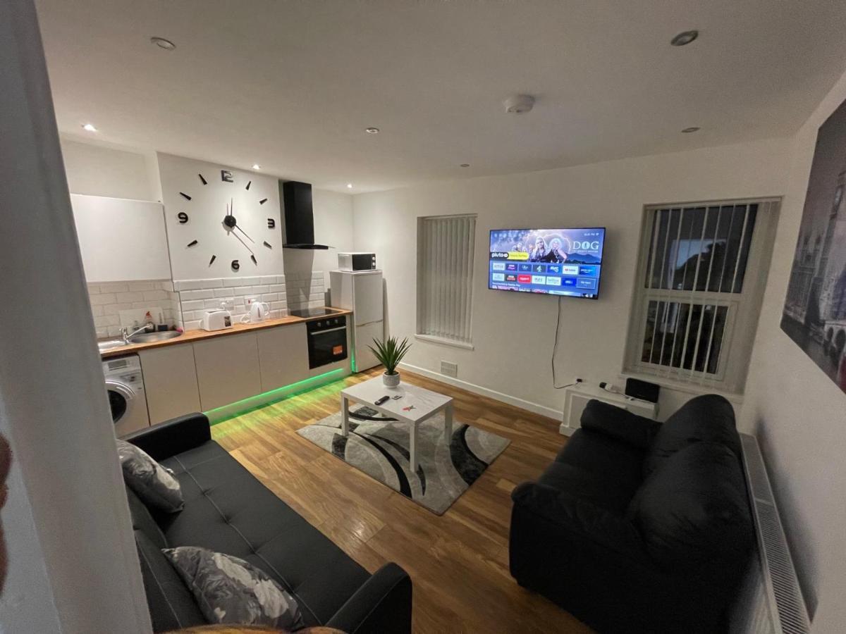 Central Serviced Apartments - Two Bedroom Apartment Cardiff Dış mekan fotoğraf